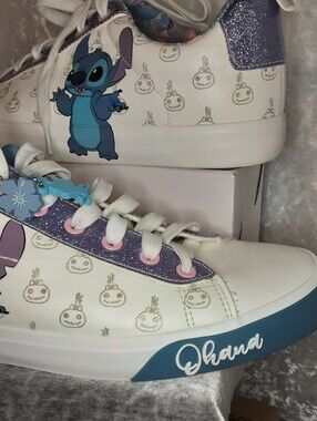 Disney Stitch Graphic White Low-Top Sneakers  Grownup With 4 Charms